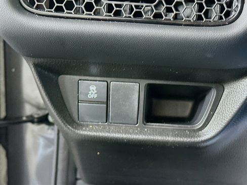 Used 2025 Honda HR-V LX image 17