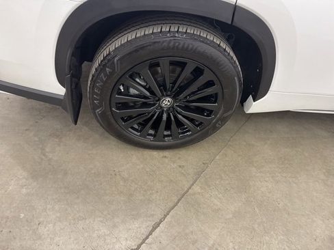 Used 2023 Toyota Highlander XSE image 24