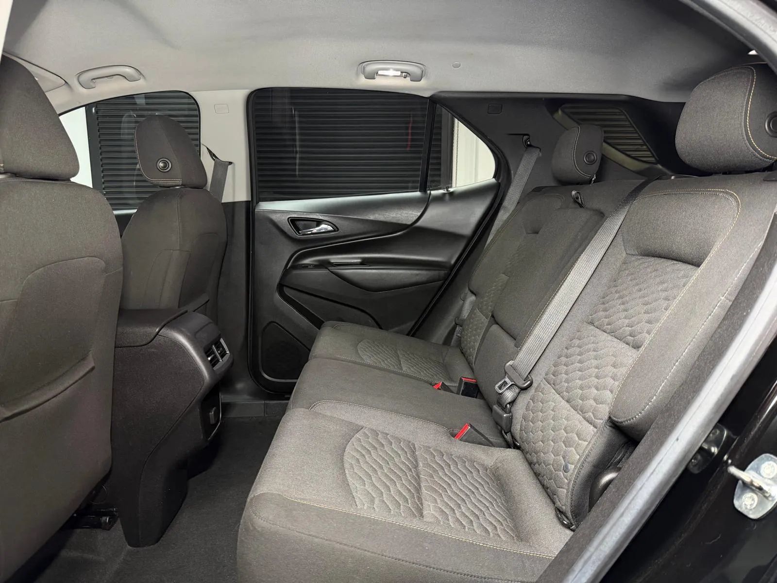 Used 2018 Chevrolet Equinox LT FWD image 19