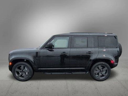 New 2026 Land Rover Defender 110 X-Dynamic SE image 3