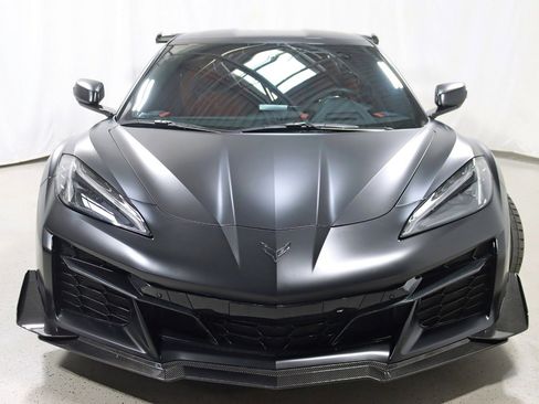 Used 2025 Chevrolet Corvette Z06 RWD image 9