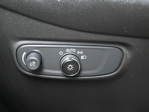 Used 2022 Chevrolet Equinox LT FWD image 35