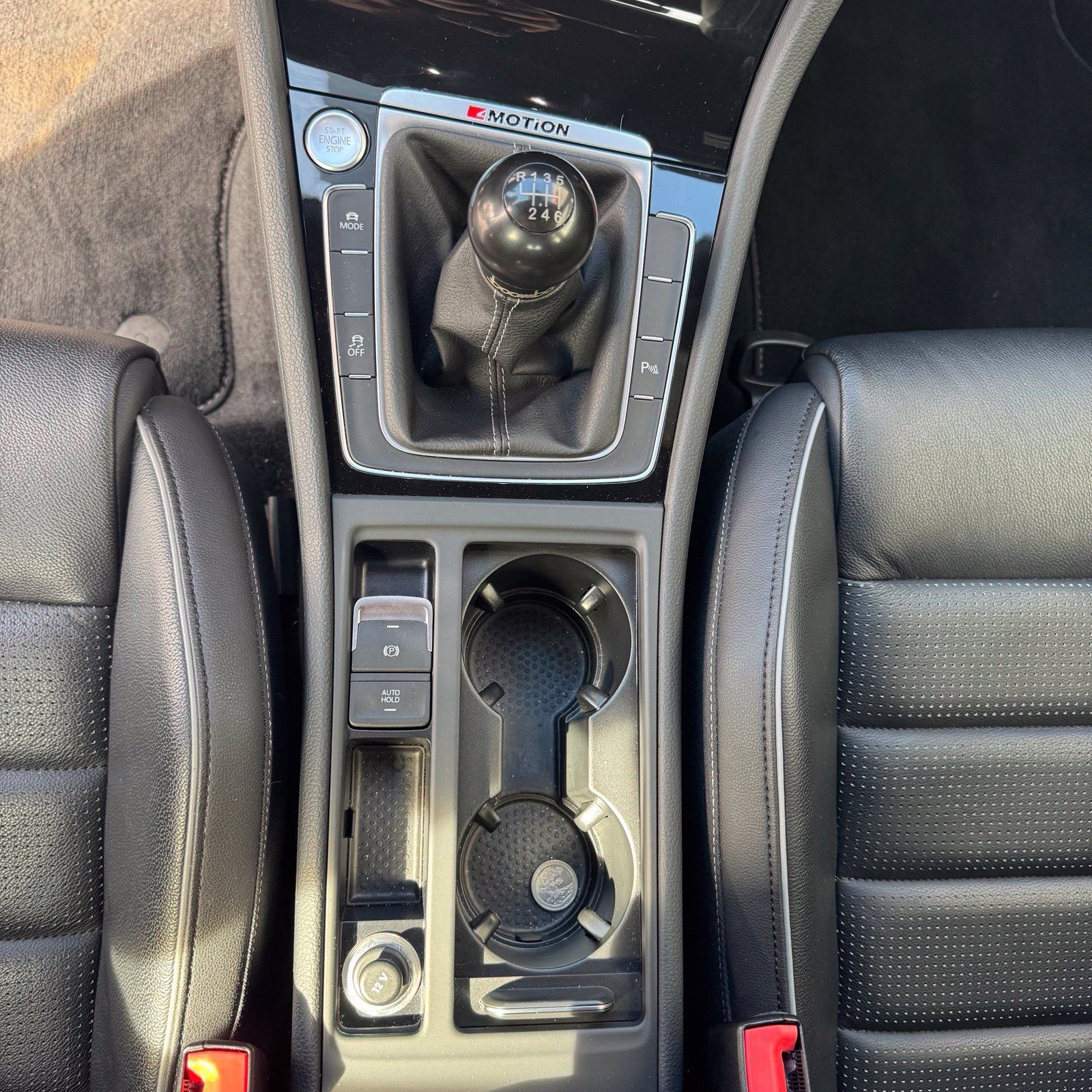 Used 2019 Volkswagen Golf R 4-Door AWD/4WD image 11