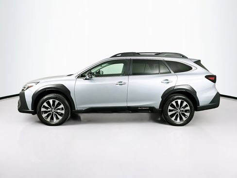 Used 2023 Subaru Outback Limited image 4