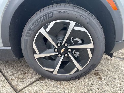 New 2026 Chevrolet Equinox EV LT image 12