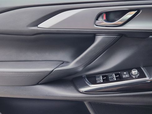 Used 2018 MAZDA CX-9 Touring image 24