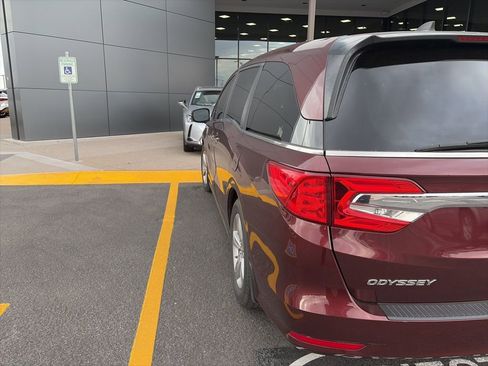 Used 2018 Honda Odyssey EX-L image 5