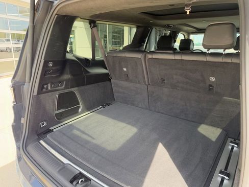 Used 2023 Jeep Grand Wagoneer L Series II AWD/4WD image 17