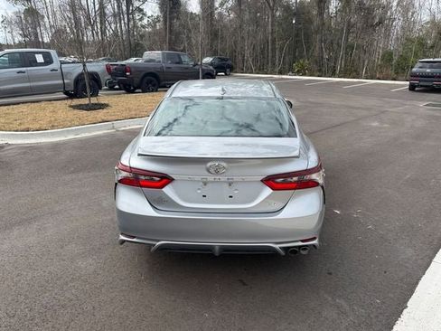 Used 2023 Toyota Camry SE image 7