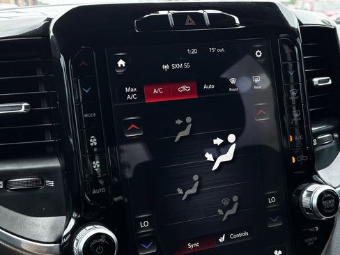Used 2019 RAM 1500 Laramie AWD/4WD image 18