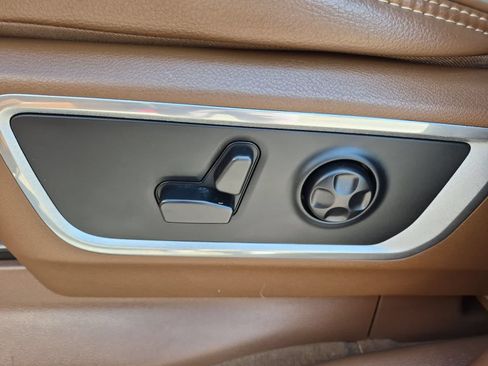 Used 2019 RAM 1500 Laramie AWD/4WD image 15
