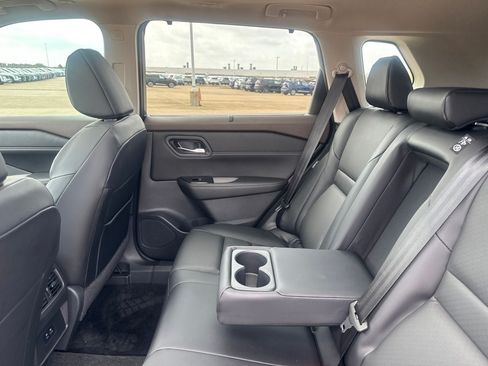 Certified 2023 Nissan Rogue SV w/ SV Premium B Package FWD image 37