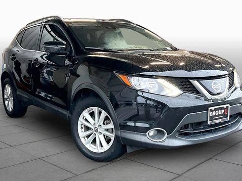 Used 2019 Nissan Rogue Sport SV w/ Technology Package FWD image 3