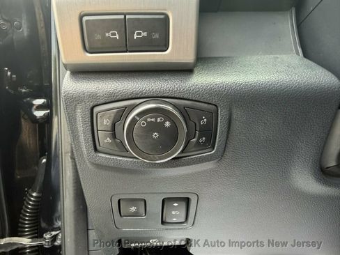 Used 2022 Ford F350 Platinum w/ FX4 Off-Road Package AWD/4WD image 23