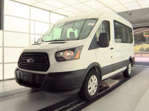 Used 2019 Ford Transit 150 XL RWD image 3