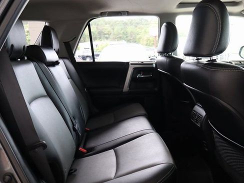 Used 2017 Toyota 4Runner SR5 Premium image 42