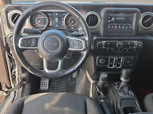 Used 2020 Jeep Wrangler Unlimited Sahara AWD/4WD image 13
