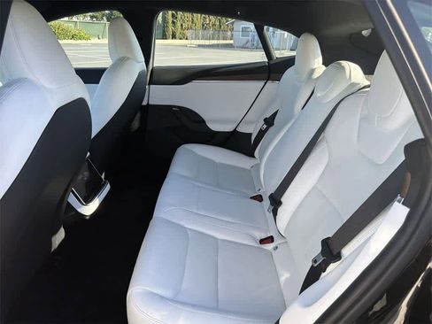 Used 2022 Tesla Model S image 29