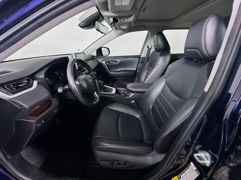 Used 2021 Toyota RAV4 Limited image 13