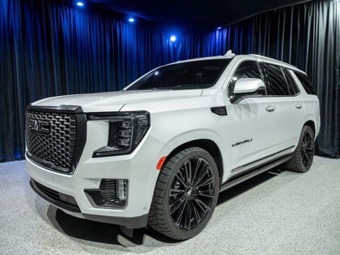 Used 2024 GMC Yukon Denali Ultimate AWD/4WD image 1