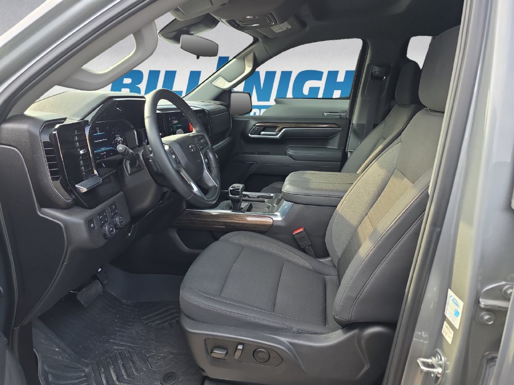 Used 2025 Chevrolet Silverado 1500 LT Trail Boss AWD/4WD image 9