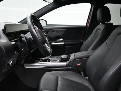 Used 2022 Mercedes-Benz GLA 250 4MATIC image 9