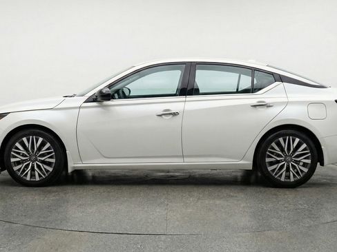 Used 2025 Nissan Altima 2.5 SV image 5