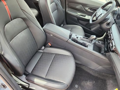 New 2026 Nissan Sentra SR w/ SR Premium Package FWD image 11