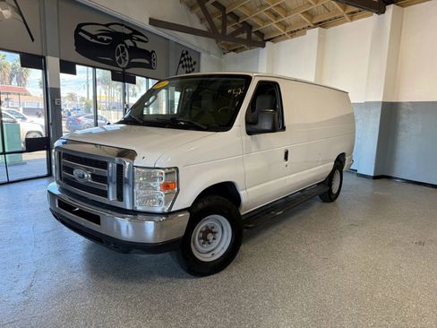 Used 2014 Ford E-250 and Econoline 250 w/ Power Group image 3