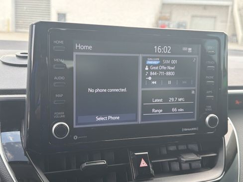 Certified 2022 Toyota Corolla LE FWD image 4