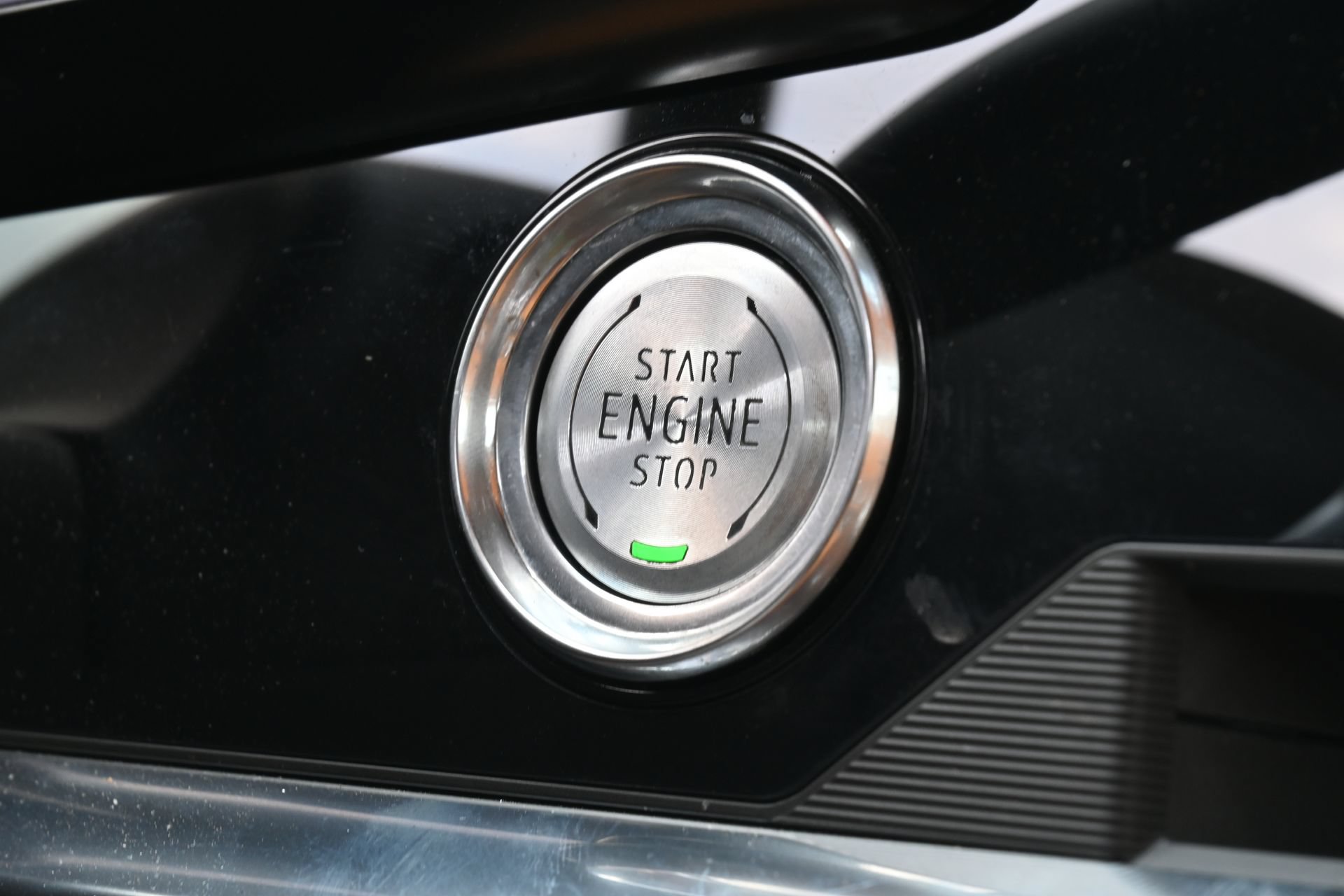 Used 2021 Chevrolet Corvette Stingray Premium Cpe w/ Z51 Performance Package RWD image 16