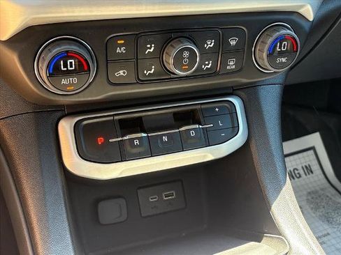 Certified 2023 GMC Acadia SLE w/ Driver Convenience Package AWD/4WD image 16