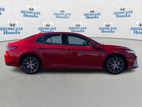 Used 2024 Toyota Camry XLE image 9