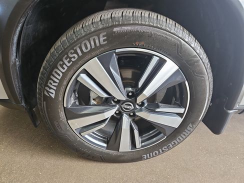 Used 2023 Nissan Rogue Platinum w/ Platinum Premium Package image 22