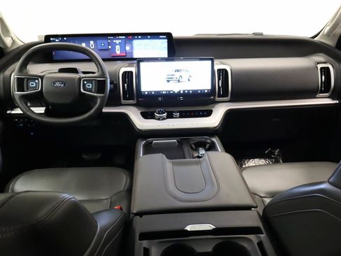 Used 2025 Ford Expedition Max Active AWD/4WD image 16