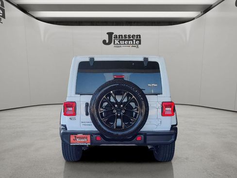 Used 2025 Jeep Wrangler Unlimited Sahara AWD/4WD image 2