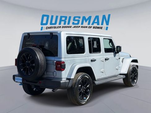 Used 2022 Jeep Wrangler Unlimited Sahara w/ Safety Group image 2