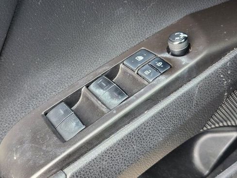 Used 2022 Toyota Camry SE image 20