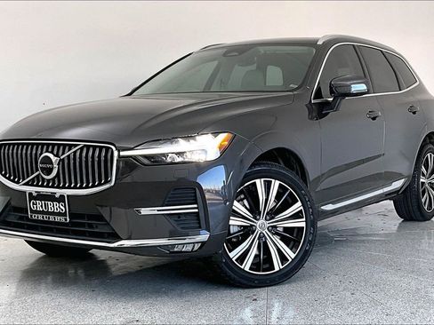 Used 2023 Volvo XC60 B5 Ultimate w/ Climate Package image 15