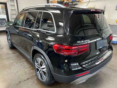 Used 2024 Mercedes-Benz GLB 250 4MATIC image 4