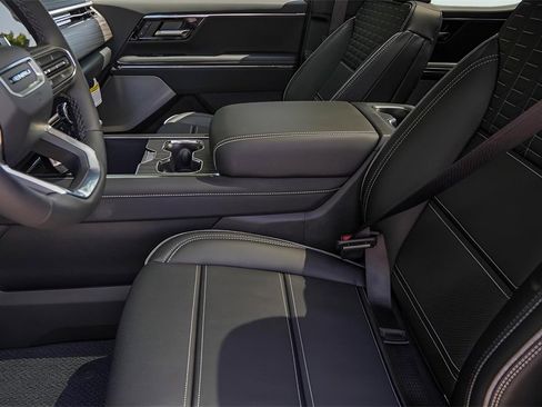 New 2025 GMC Sierra EV Denali image 9