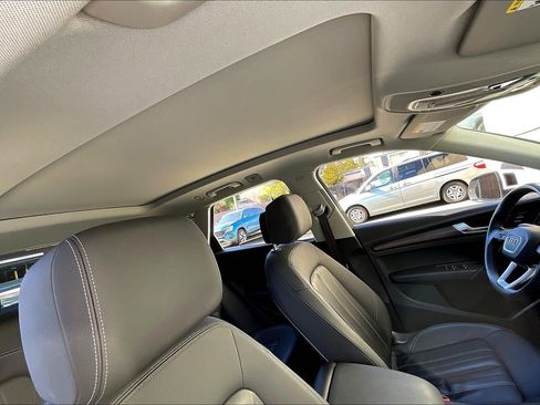 Used 2021 Audi Q5 Premium w/ Convenience Package image 29