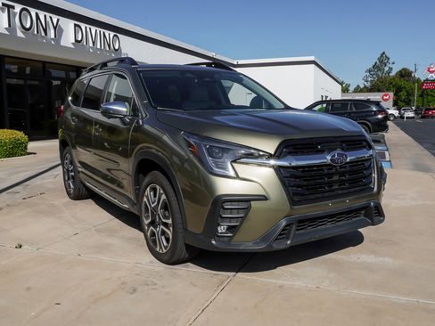 Used 2023 Subaru Ascent Limited w/ Technology Package AWD/4WD image 2