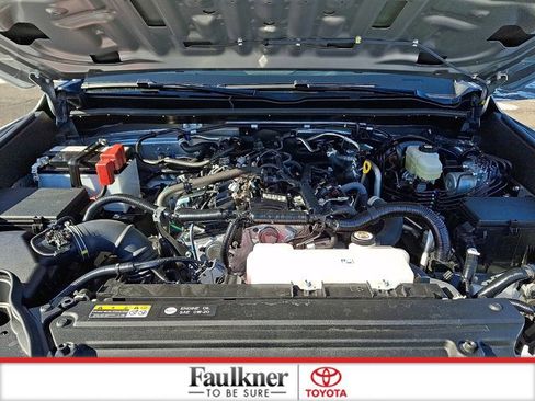 Certified 2025 Toyota 4Runner SR5 AWD/4WD image 27