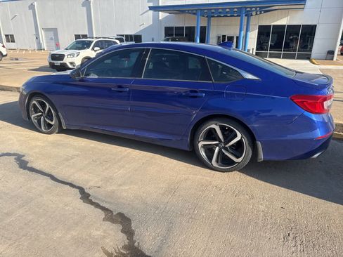 Used 2020 Honda Accord Sport image 6