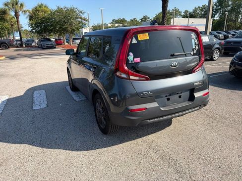Used 2021 Kia Soul S FWD image 11