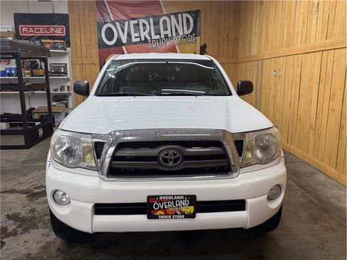 Used 2010 Toyota Tacoma 4x4 Double Cab image 3