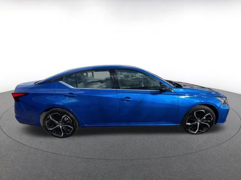 Used 2025 Nissan Altima 2.5 SR image 16