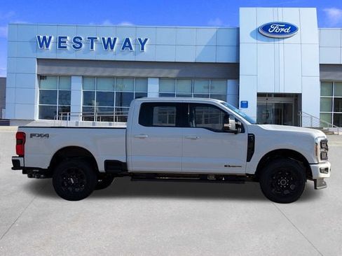 New 2026 Ford F250 Lariat w/ Black Appearance Package image 40
