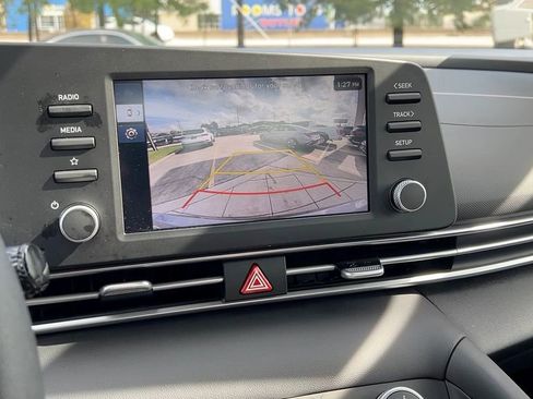 Certified 2025 Hyundai Elantra SE image 29